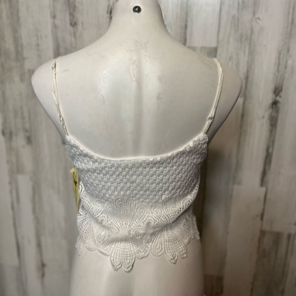 White tank top - Picture 2 of 7
